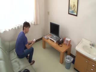 DANDY-447「採精室でイケメン患者と2人きり！不意打ち射精に驚き精子を採取出来なか第01集}