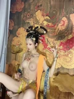 画中仙古色鲜香酥乳玉体，古代妃子穿越2023，怪不得皇帝每天都要翻牌！第01集}