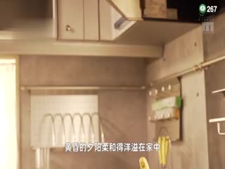 女儿的榜样是父母}