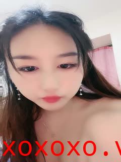 发骚小仙女全程露脸深夜撩骚狼友，淫声荡语互动听狼友指挥，奶子比心撅着屁股给狼友看，淫水多多特写展示第03集}