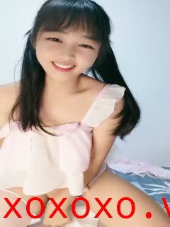 ❤️高中18岁学妹小萝莉，完美露脸大秀~尿尿，瓣B特写，道具强烈抽插自慰高潮}