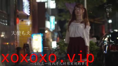 白天在电车里没满足晚上回家还要う自慰.}